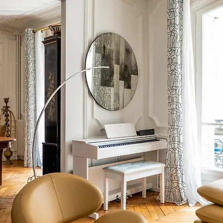 Veeve - Timeless Majesty Apartment Paris