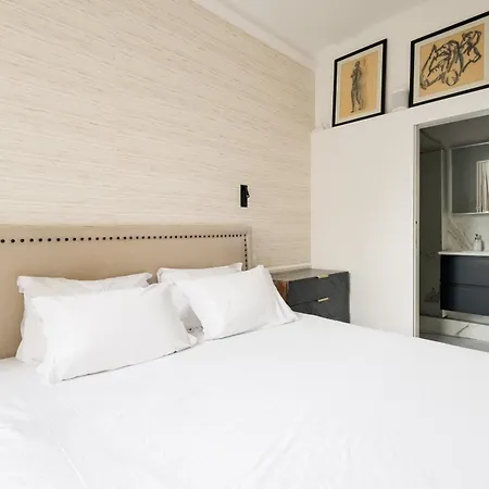 Veeve - Timeless Majesty باريس